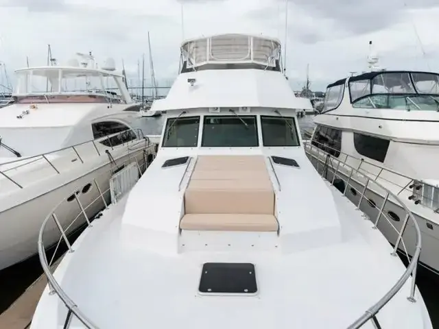 Hatteras Sport Deck Motor Yacht