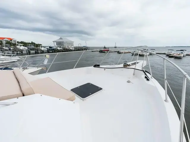 Hatteras Sport Deck Motor Yacht