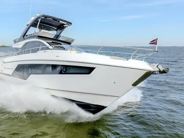 Fairline Squadron 58