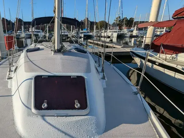 Catalina 33