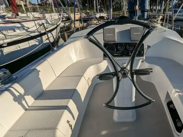 Catalina 33