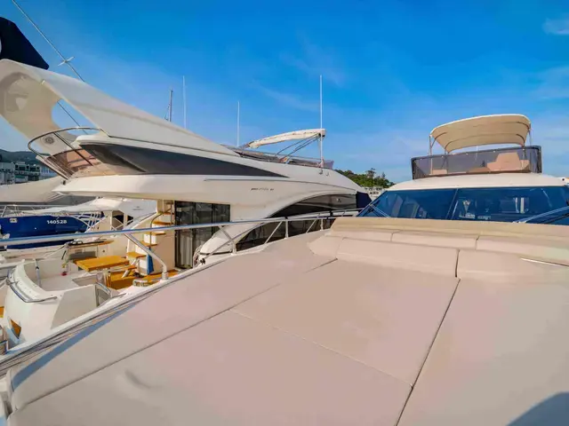 Ferretti Yachts 550