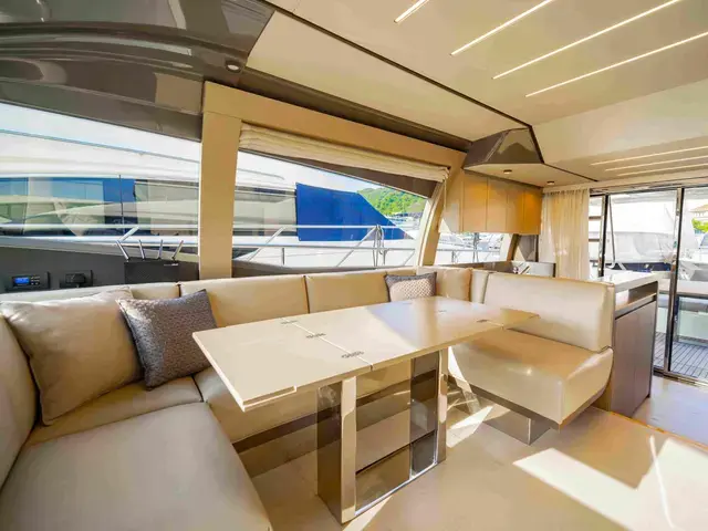 Ferretti Yachts 550