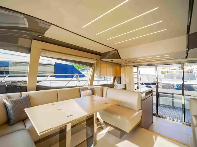 Ferretti Yachts 550