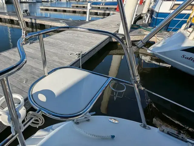 Catalina 33