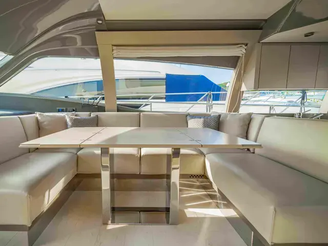 Ferretti Yachts 550