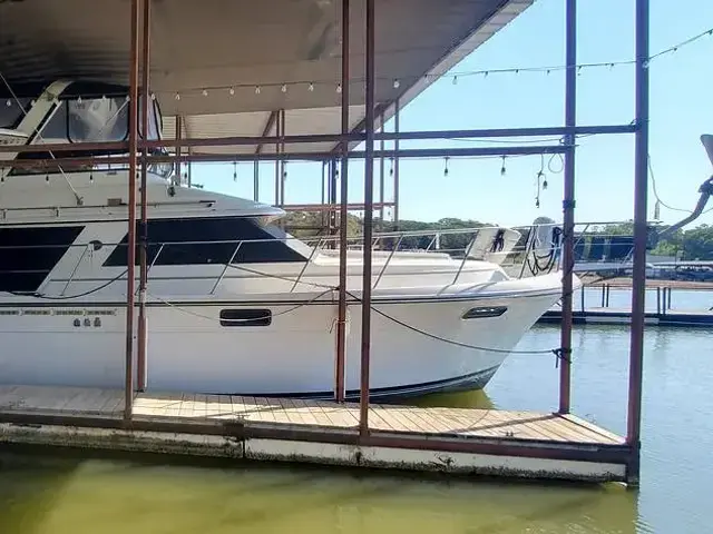 Carver 4207 Aft Cabin Motoryacht