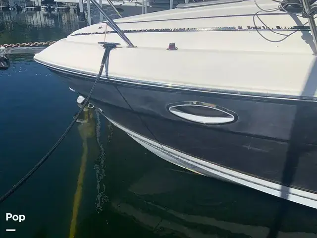 Rinker 300 Fiesta Vee