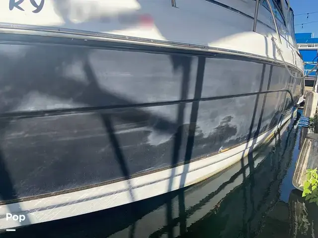 Rinker 300 Fiesta Vee