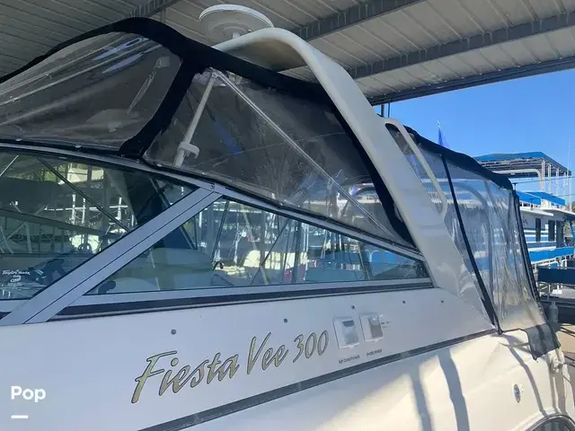 Rinker 300 Fiesta Vee