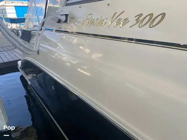 Rinker 300 Fiesta Vee