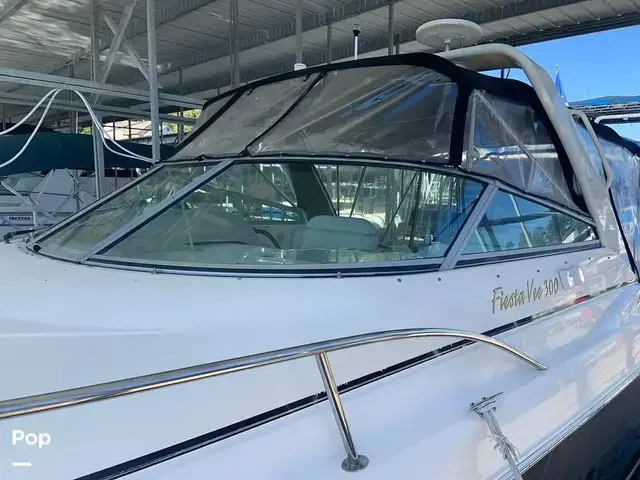 Rinker 300 Fiesta Vee