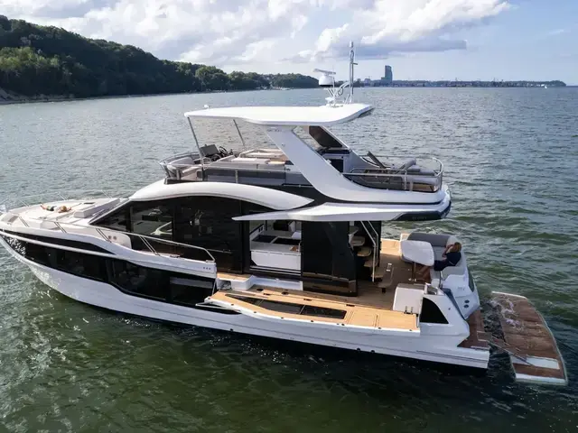 Galeon 560 fly