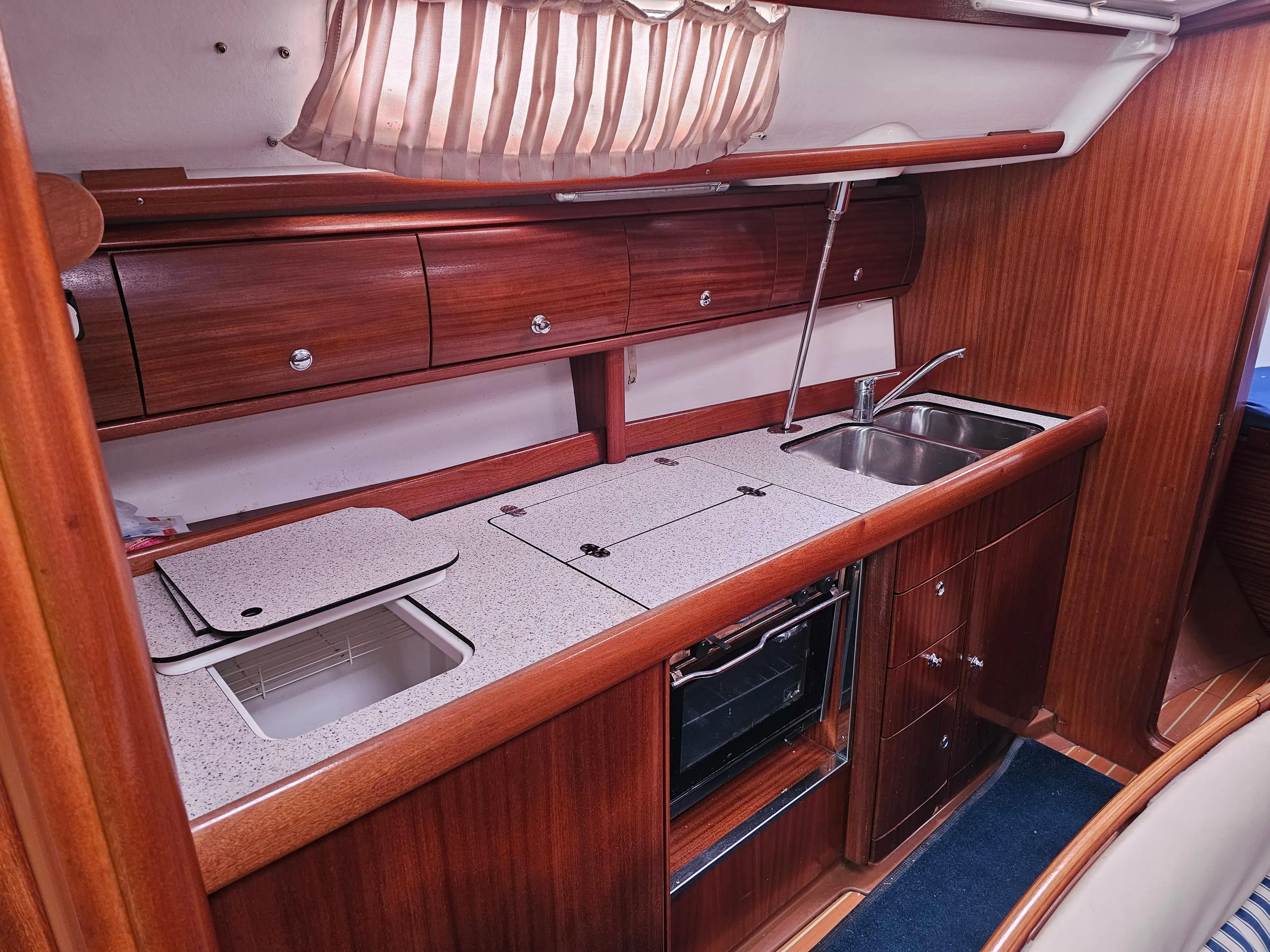 2005 Bavaria 38 cruiser