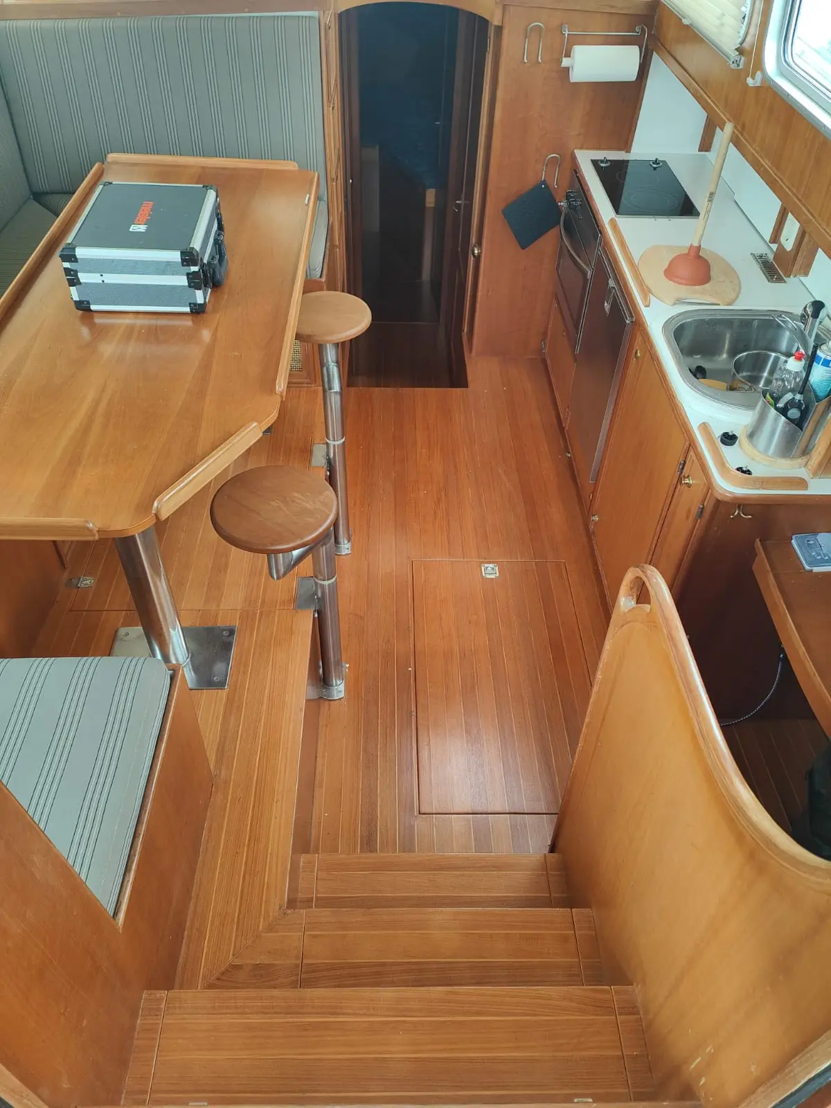 2000 Custom steel pilothouse