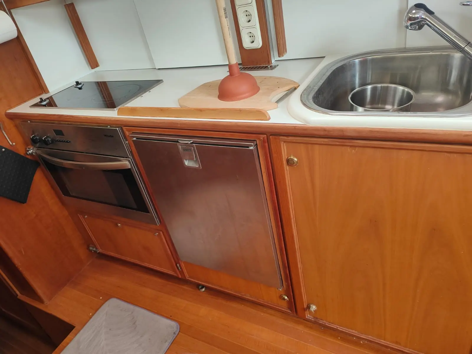 2000 Custom steel pilothouse