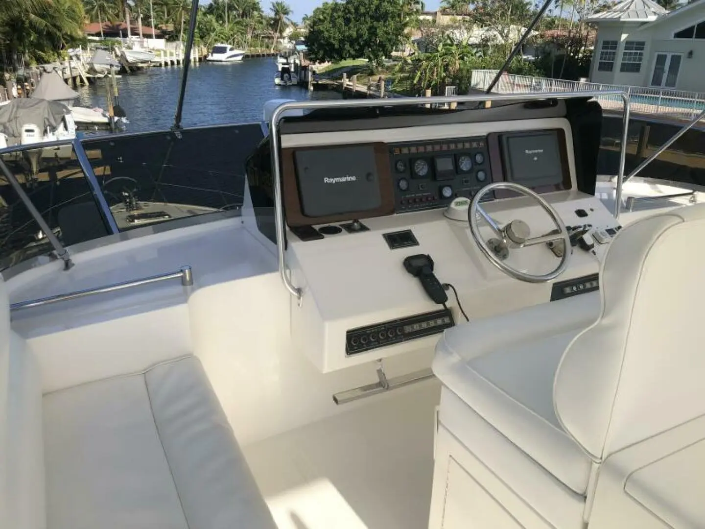 1999 Johnson motoryacht