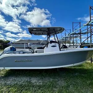 2022 NauticStar Boats Legacy 2302