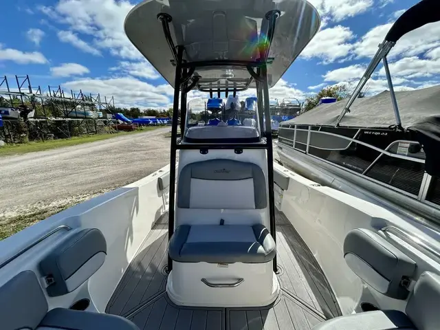 NauticStar Boats Legacy 2302