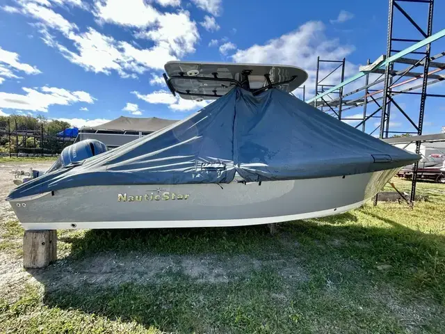 NauticStar Boats Legacy 2302