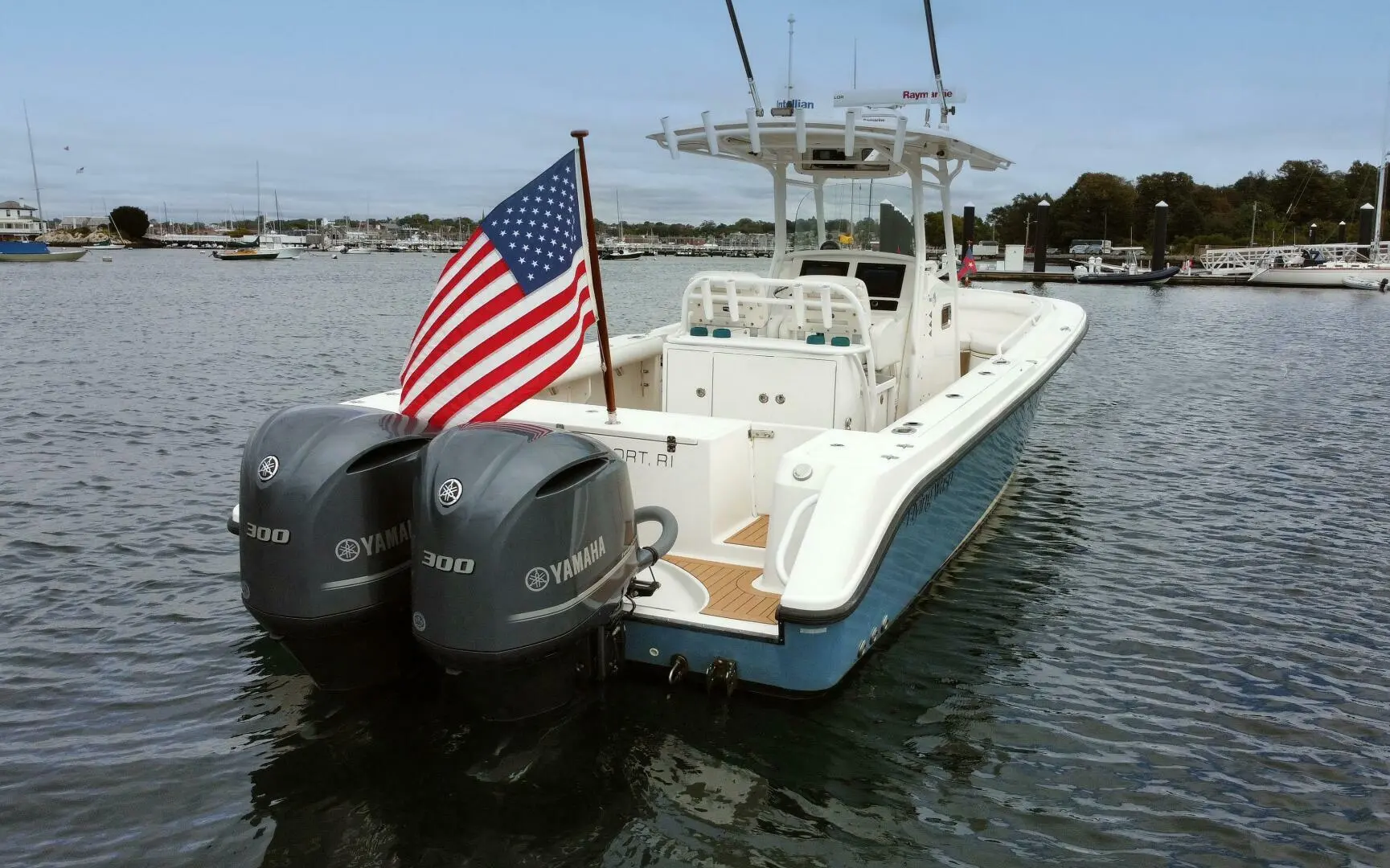 2006 Edgewater 318 center console