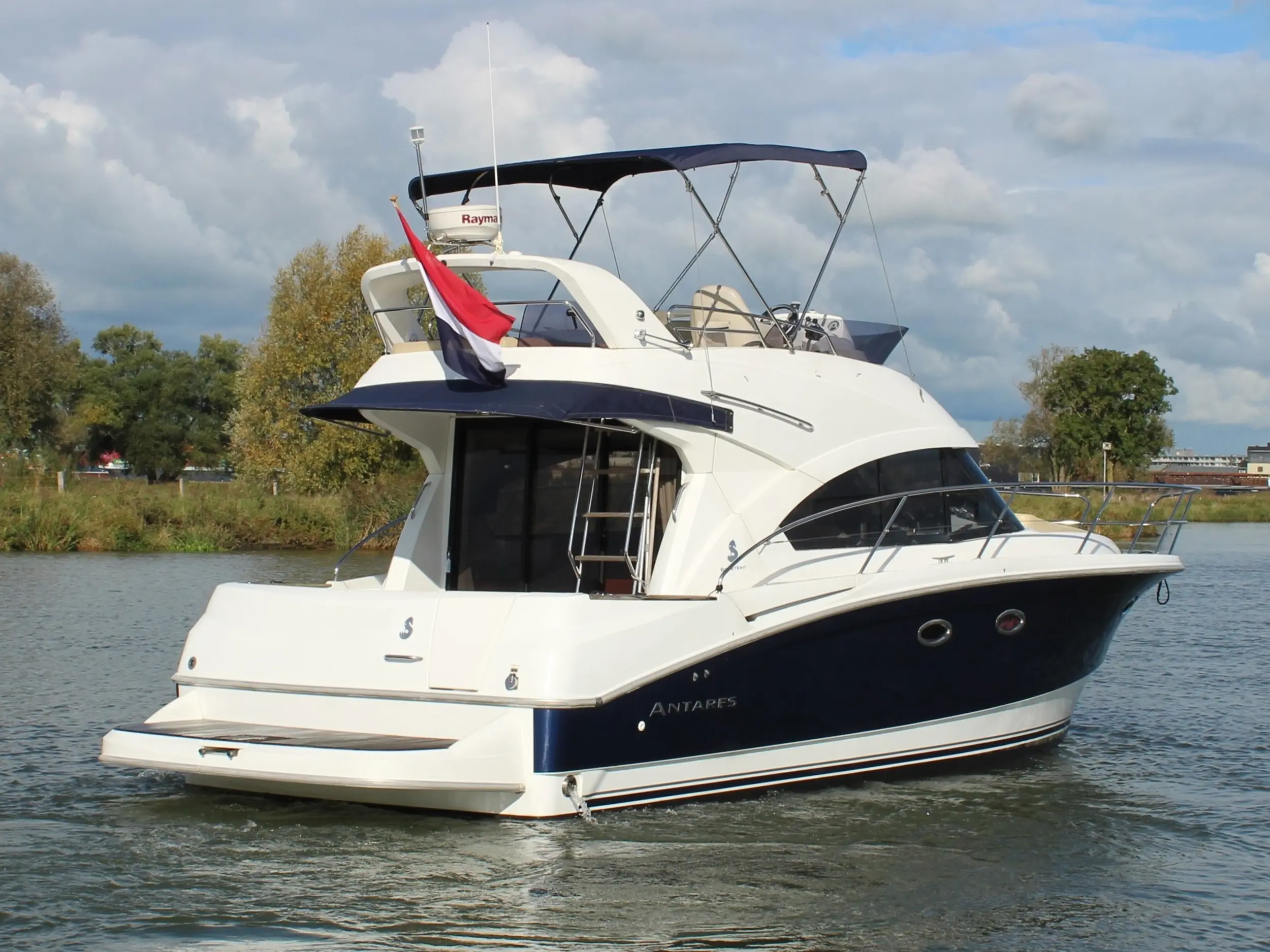 2009 Beneteau antares 36