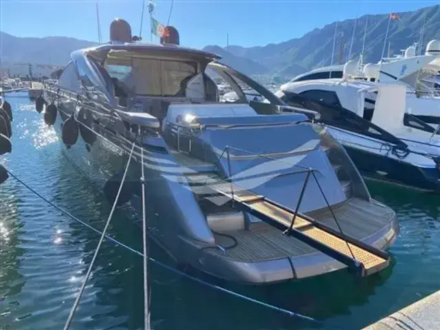 Pershing 70