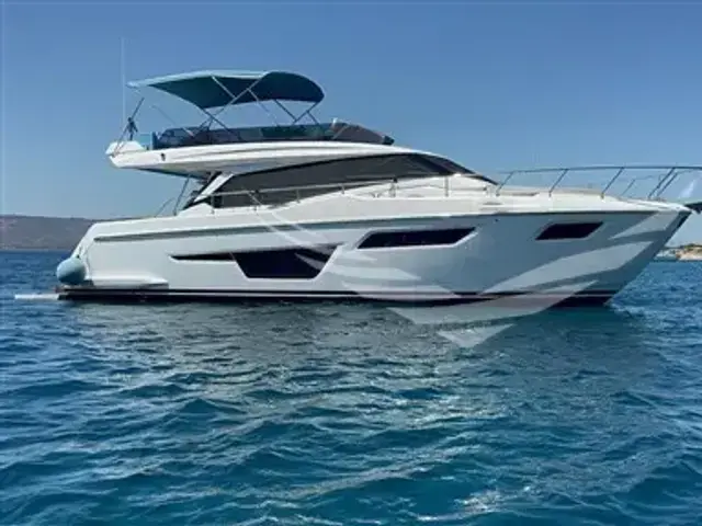 Ferretti Yachts 500