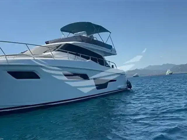 Ferretti Yachts 500