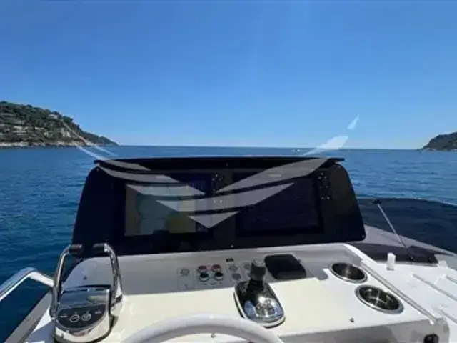 Ferretti Yachts 500