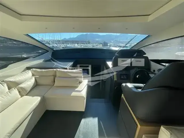 Pershing 70