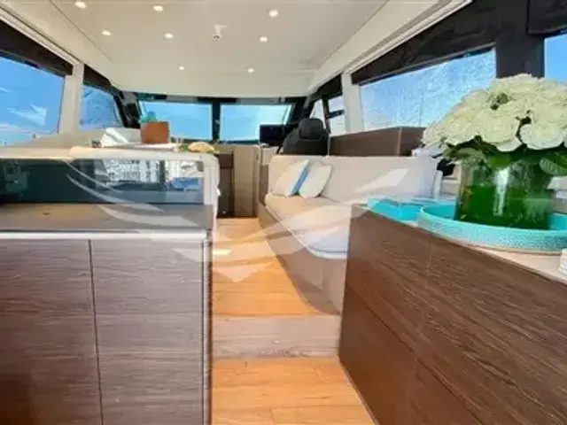 Ferretti Yachts 500