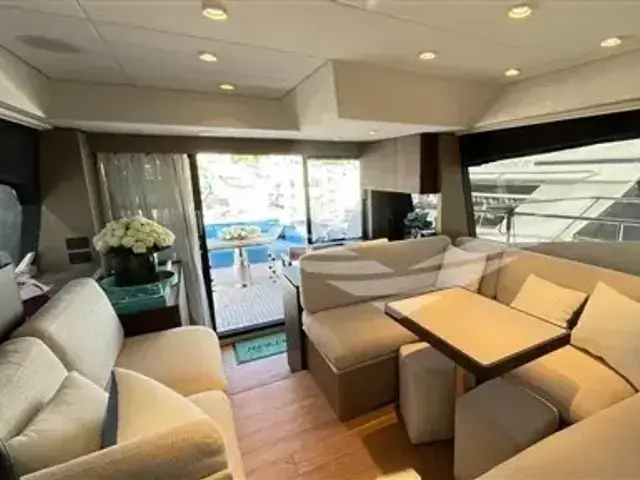 Ferretti Yachts 500