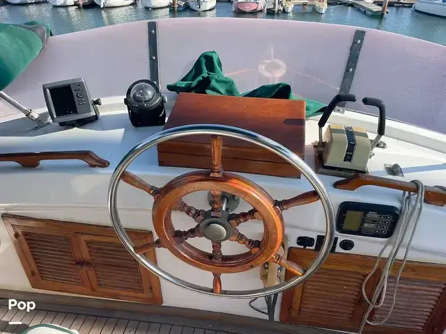 Trader 43 Double Cabin