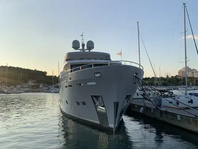 Van Der Valk 37m Explorer