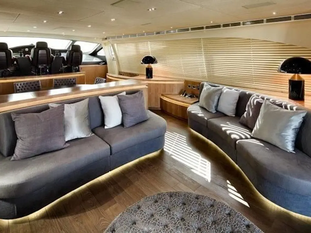 2010 Pershing 115