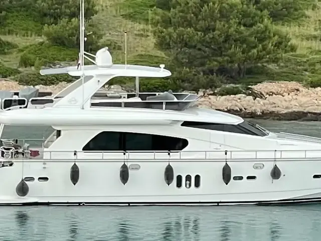 Elegance Yachts 68