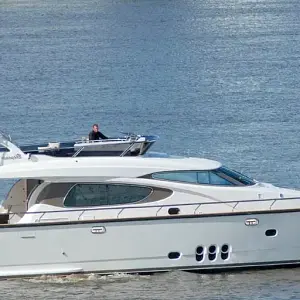 2007 Elegance Yachts 60 Garage