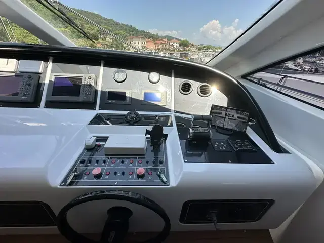 Mangusta 72