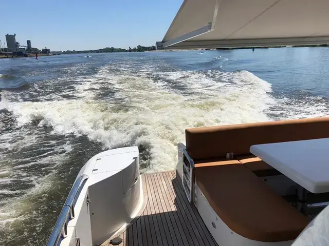 Elegance 60 Open