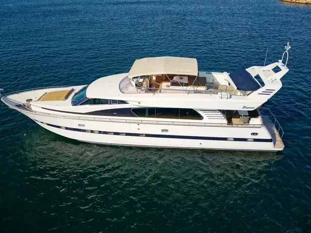 Elegance Yachts 76