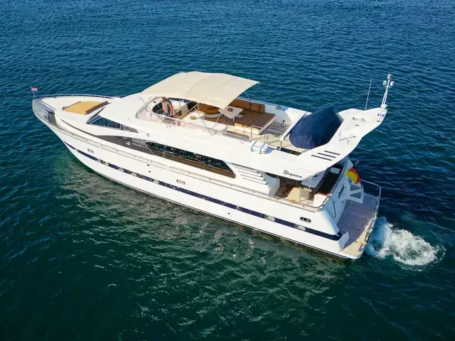 Elegance Yachts 76