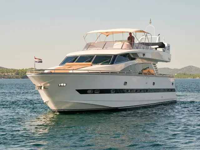 Elegance Yachts 76