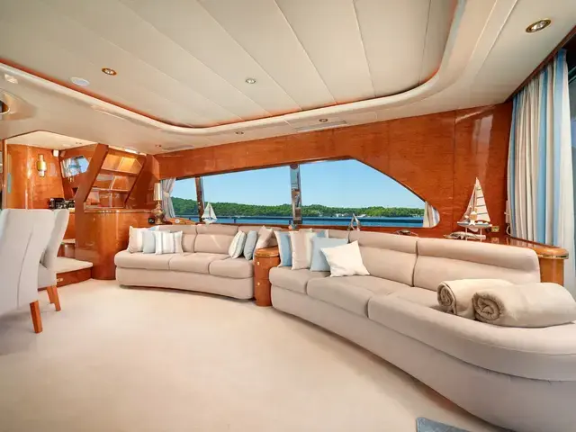 Elegance Yachts 76