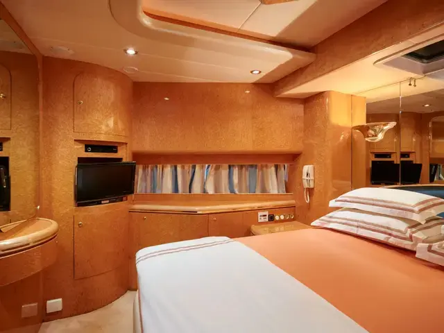 Elegance Yachts 76