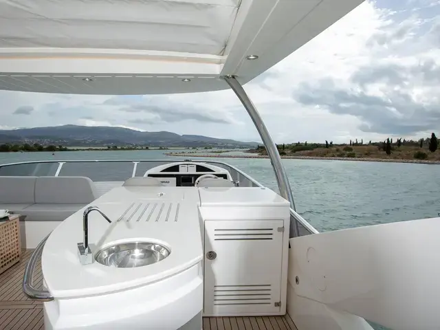 Sunseeker Yacht 75