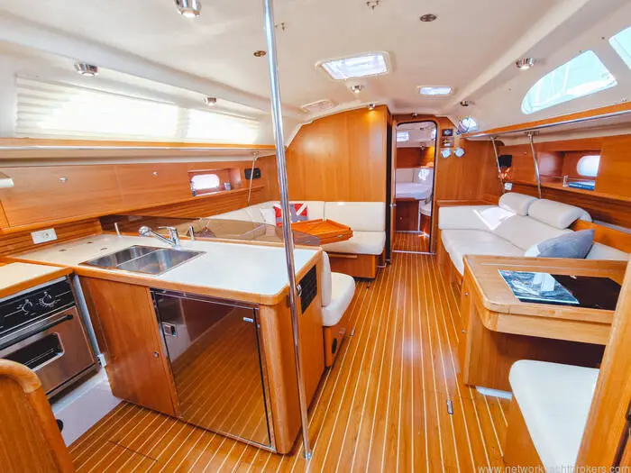 2011 Catalina 445