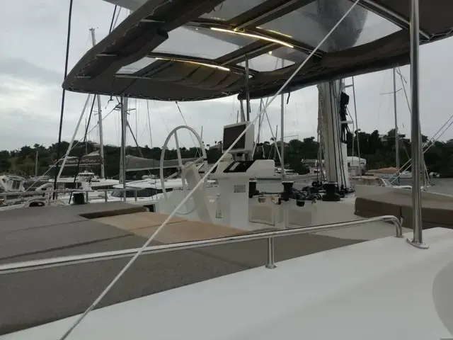 Lagoon 52