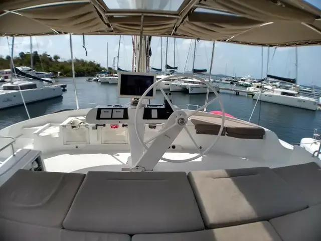 Lagoon 52