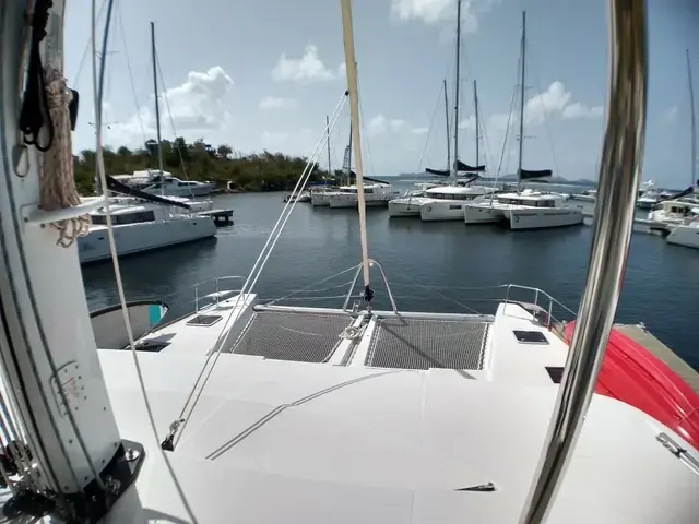 Lagoon 52